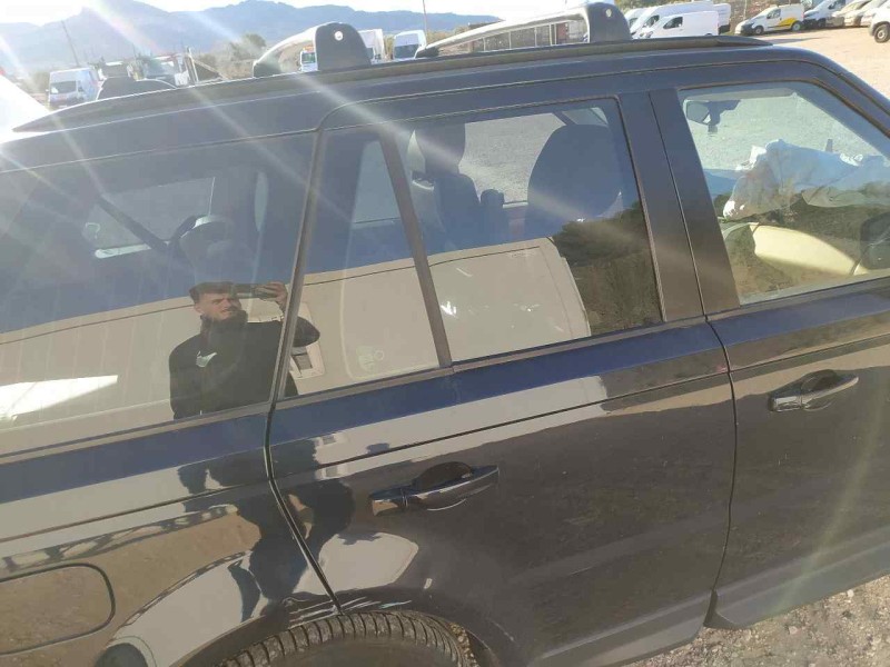 Recambio de puerta trasera derecha para land rover range rover sport v8 td first edition referencia OEM IAM BFA790080  TOCADA