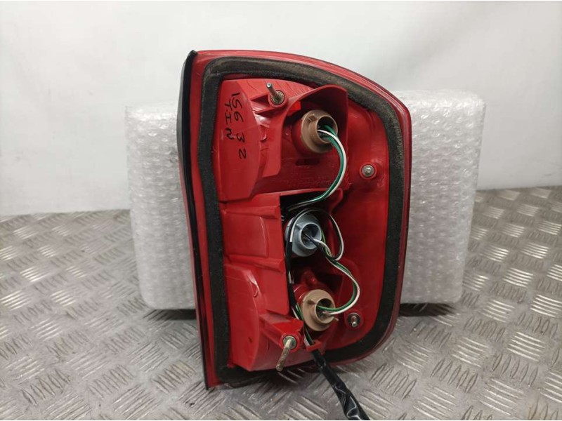 Recambio de piloto trasero izquierdo para toyota rav 4 (a2) 2.0 luna 4x4 referencia OEM IAM 8156142060  