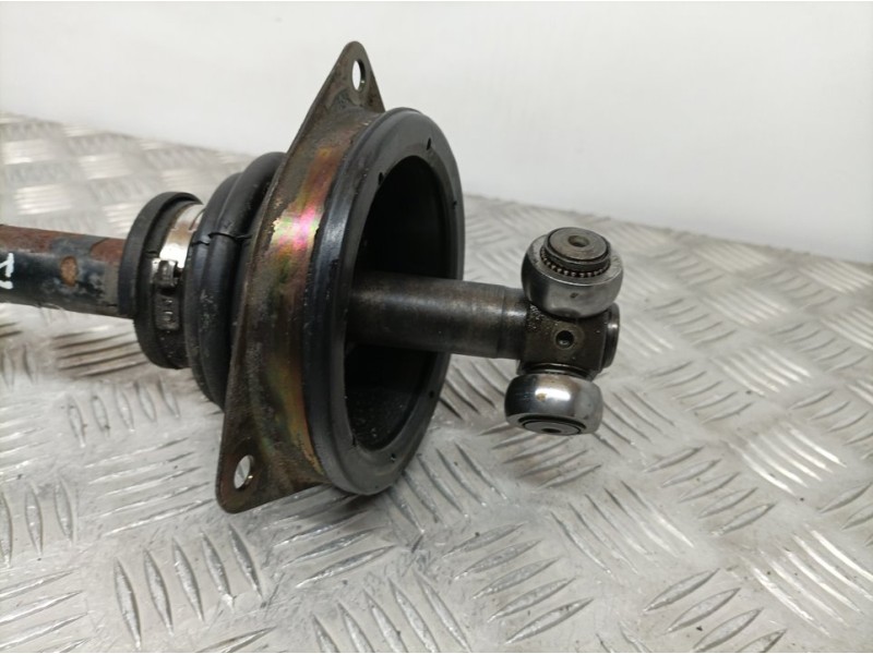 Recambio de transmision delantera izquierda para mitsubishi carisma berina 5 (da0) 1600 glx referencia OEM IAM   SIN REFERENCIA