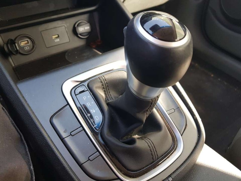 Recambio de palanca cambio para hyundai kona klass hybrid 2wd referencia OEM IAM 43700J9110  