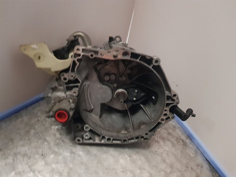 Recambio de caja cambios para citroën c-elysée millenium referencia OEM IAM 20DP72 3369913A 5VELOCIDADES