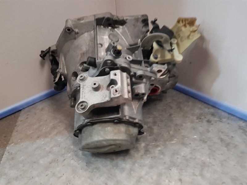 Recambio de caja cambios para citroën c-elysée millenium referencia OEM IAM 20DP72 3369913A 5VELOCIDADES