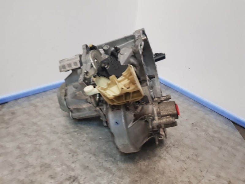 Recambio de caja cambios para citroën c-elysée millenium referencia OEM IAM 20DP72 3369913A 5VELOCIDADES