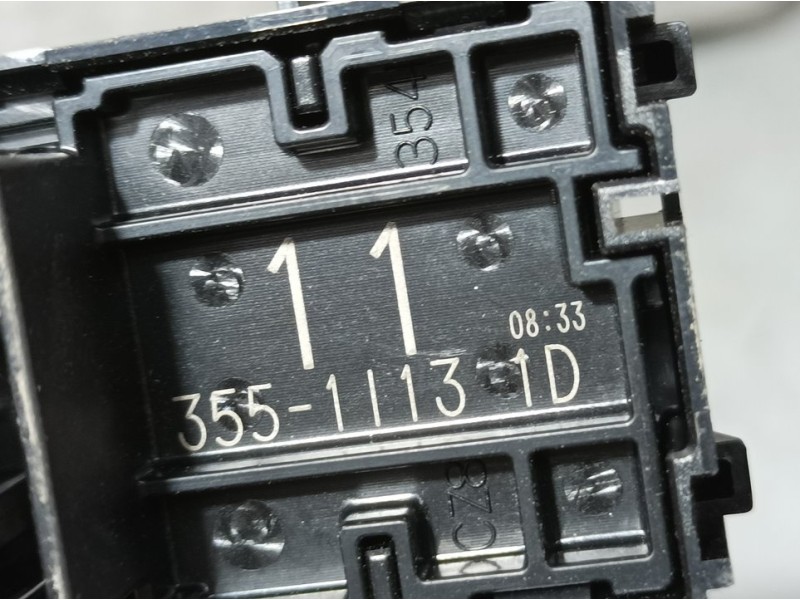 Recambio de mando elevalunas delantero derecho para toyota corolla (e21) hybrid active referencia OEM IAM 35511131D  