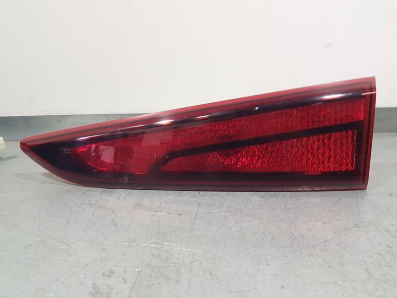 Recambio de piloto trasero derecho para hyundai kona klass hybrid 2wd referencia OEM IAM 92404J9500  INTERIOR