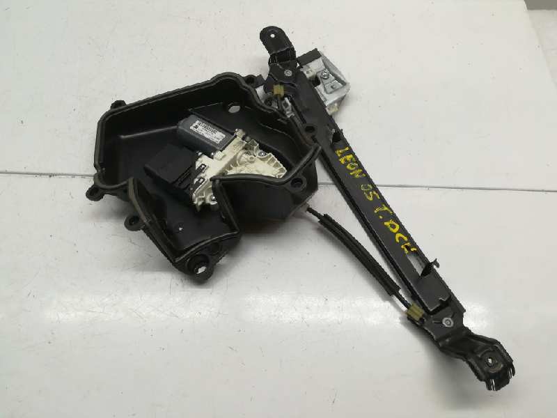 Recambio de elevalunas trasero derecho para seat leon (1p1) referencia OEM IAM 1P0839402B 18 PINS 1K0959704N