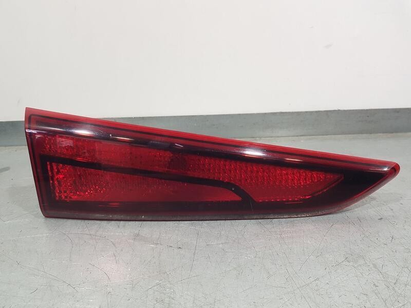 Recambio de piloto trasero izquierdo para hyundai kona klass hybrid 2wd referencia OEM IAM 92401J9000  INTERIOR