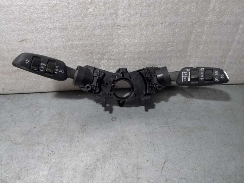 Recambio de mando luces y limpia para ssangyong tivoli limited 4x2 referencia OEM IAM 6353PA1000  