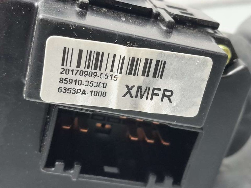 Recambio de mando luces y limpia para ssangyong tivoli limited 4x2 referencia OEM IAM 6353PA1000  