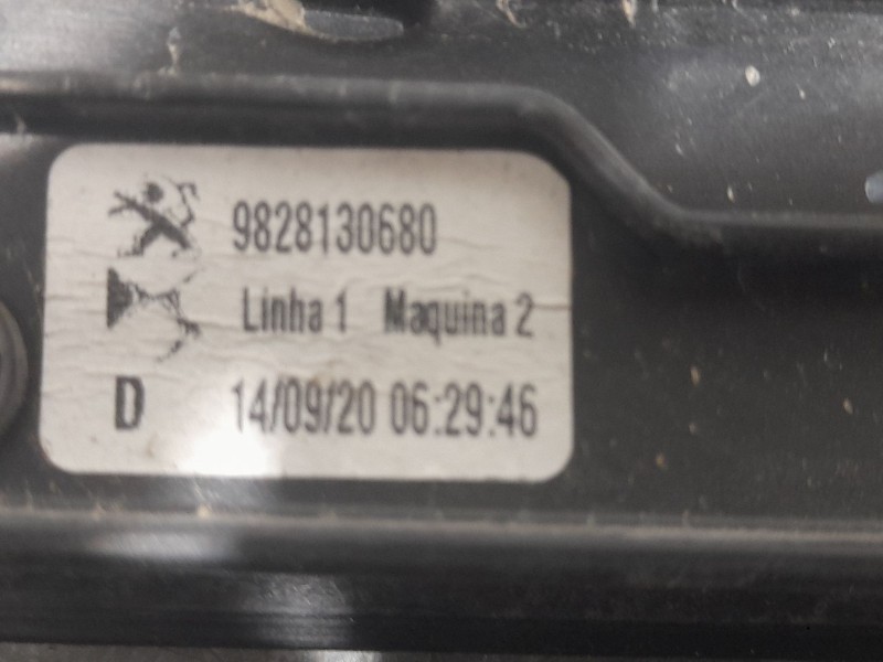Recambio de elevalunas delantero derecho para peugeot 2008 ii (ud_, us_, uy_, uj_, ur_, uc_) 1.5 bluehdi 100 referencia OEM IAM 