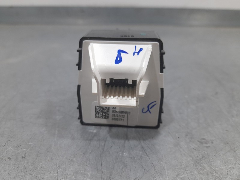 Recambio de mando retrovisor para hyundai bayon (bc3) 1.2 mpi referencia OEM IAM 93530BV000  