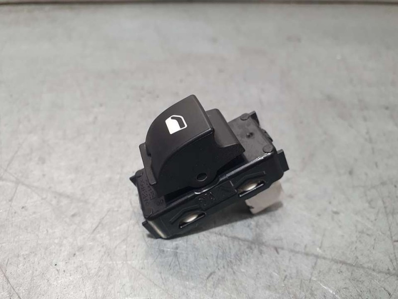 Recambio de mando elevalunas delantero derecho para toyota proace furgon referencia OEM IAM 96762292ZD  