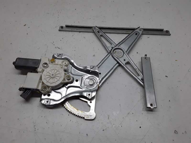 Recambio de elevalunas delantero derecho para toyota avensis berlina (t25) 1.8 sol berlina (5-ptas) referencia OEM IAM 698100505