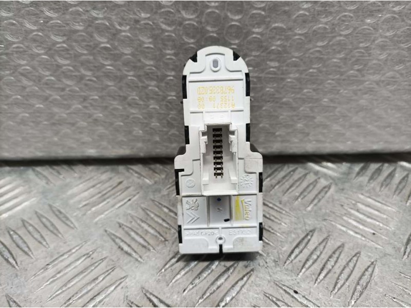 Recambio de mando elevalunas delantero izquierdo para toyota proace furgon referencia OEM IAM 96783350ZD  