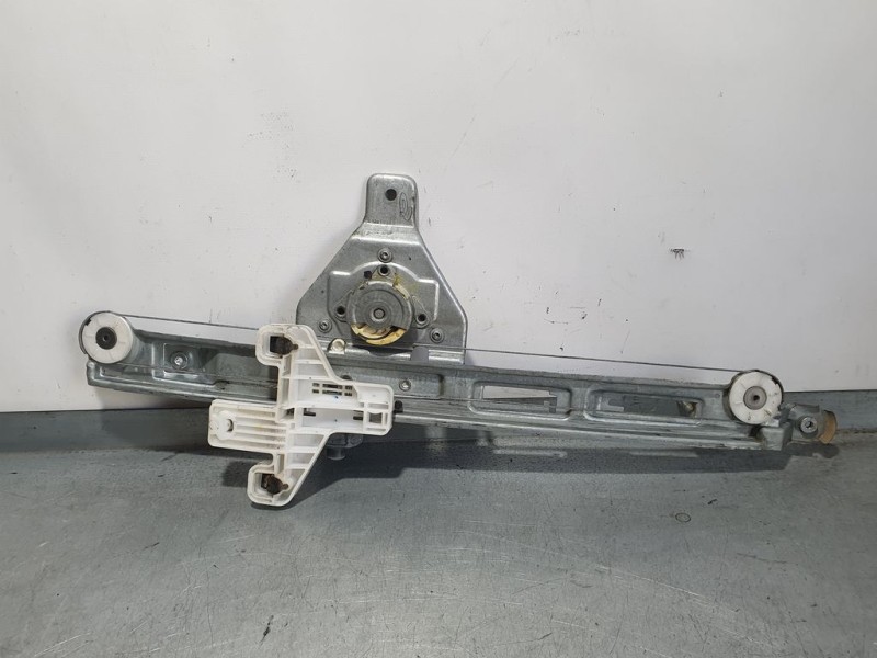 Recambio de elevalunas trasero derecho para jeep compass limited referencia OEM IAM 05074822AA 2 PINES ELECTRICO