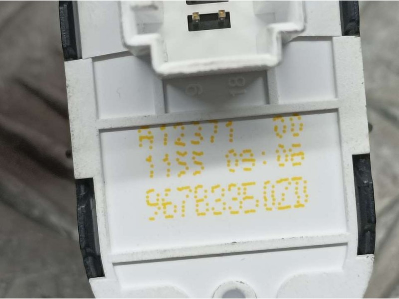 Recambio de mando elevalunas delantero izquierdo para toyota proace furgon referencia OEM IAM 96783350ZD  