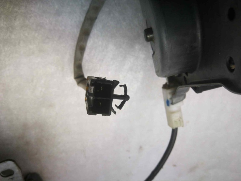 Recambio de elevalunas trasero derecho para nissan primera berlina (p11) básico referencia OEM IAM 400438B 400438B DOS PINS