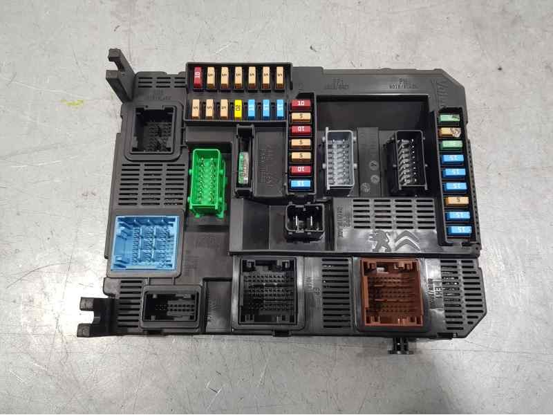 Recambio de caja reles / fusibles para peugeot 208 edition referencia OEM IAM 9819850080  