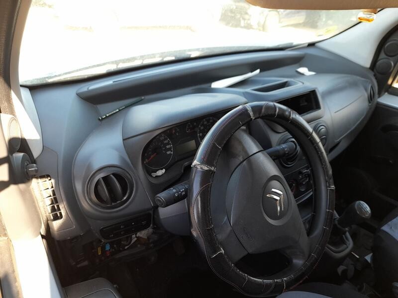 Recambio de salpicadero para citroën nemo monospace 1.4 hdi referencia OEM IAM 8231Y8  