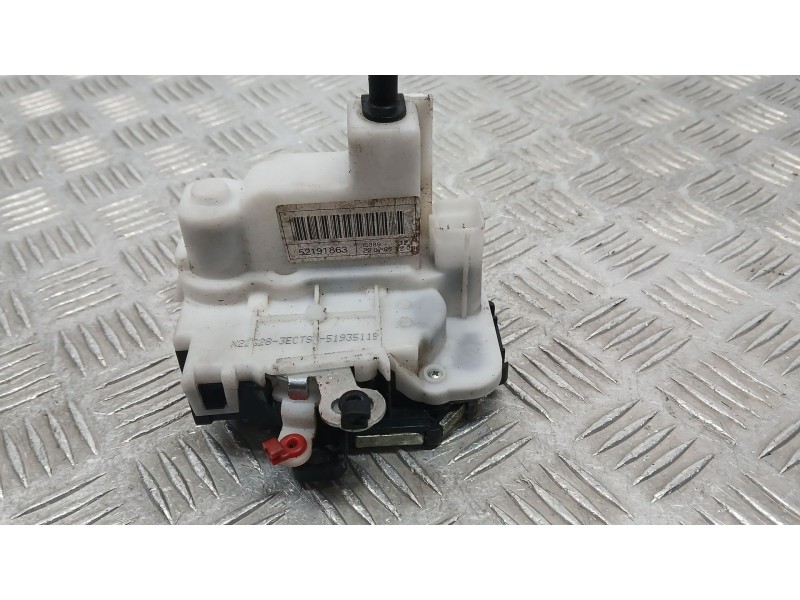 Recambio de cerradura puerta delantera izquierda para fiat 500 (312_) 1.0 mild hybrid (312.ayd1b) referencia OEM IAM 52191863  