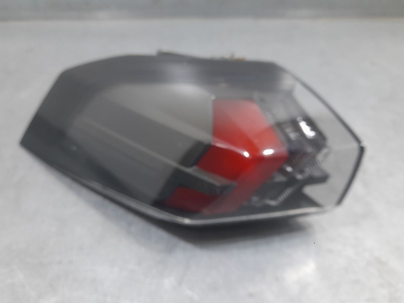 Recambio de piloto trasero izquierdo exterior para peugeot 2008 ii (ud_, us_, uy_, uj_, ur_, uc_) 1.5 bluehdi 100 referencia OEM