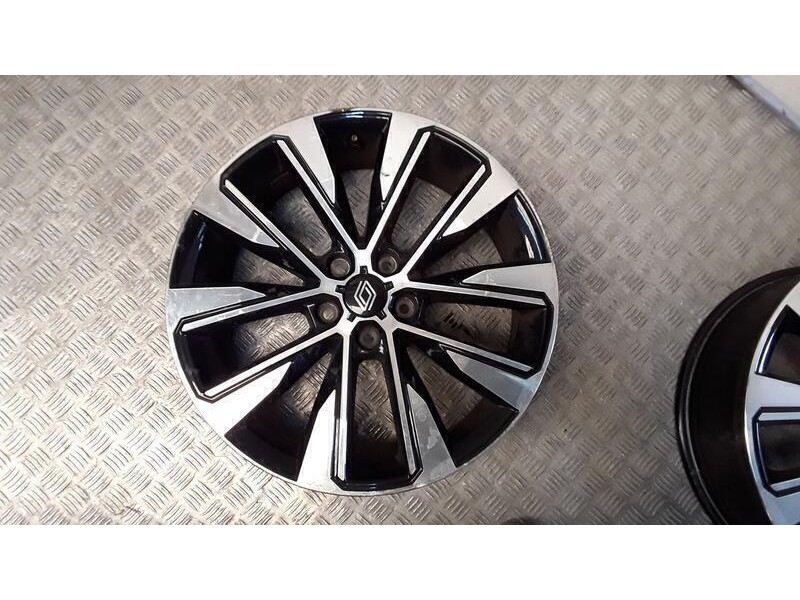 Recambio de juego llantas aluminio para renault austral techno referencia OEM IAM 7X19 5 TORN ET32 ALUMINIO ROZADAS