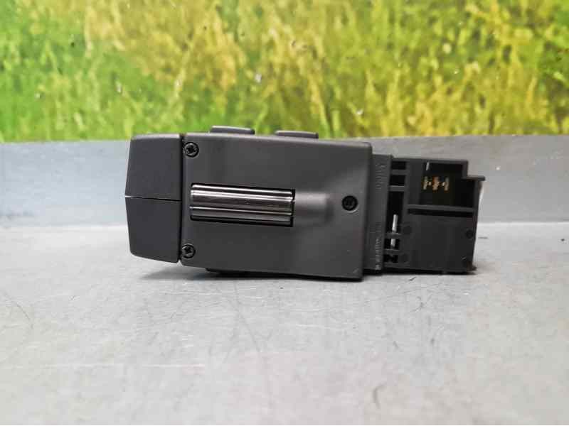 Recambio de mando radio para dacia sandero stepway essential referencia OEM IAM   