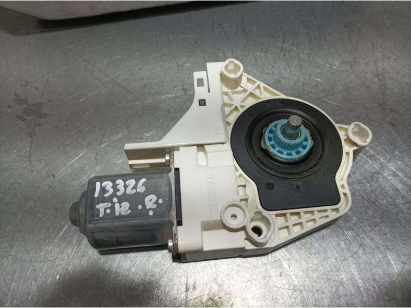 Recambio de motor elevalunas trasero izquierdo para audi a4 ber. (b8) básico referencia OEM IAM 8J0959811A  