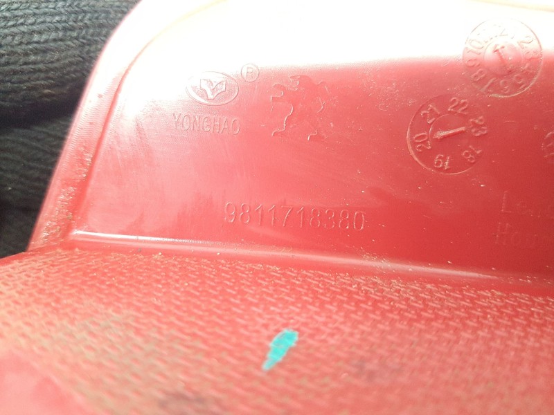 Recambio de piloto trasero derecho paragolpes para peugeot 3008 gt line referencia OEM IAM 9811718380  