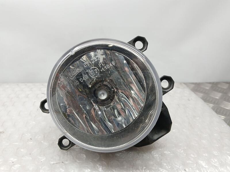 Recambio de faro antiniebla derecho para toyota auris hybrid active referencia OEM IAM 8121002110 VALEO 9008490