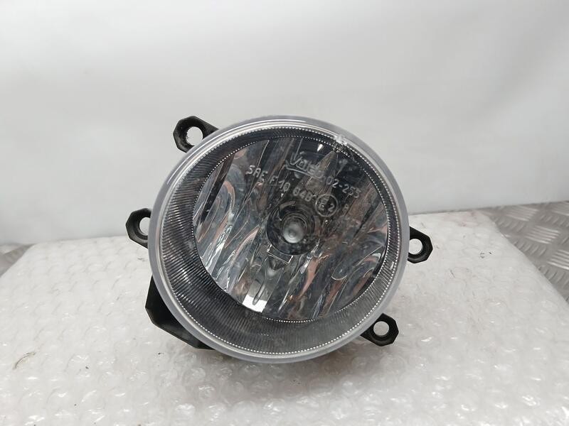 Recambio de faro antiniebla izquierdo para toyota auris hybrid active referencia OEM IAM 8122002110 VALEO 90008497