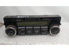 Recambio de mando climatizador para toyota auris hybrid active referencia OEM IAM 5590002460  7004W38A