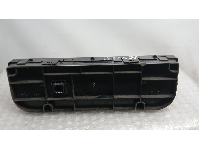 Recambio de mando climatizador para toyota auris hybrid active referencia OEM IAM 5590002460  7004W38A