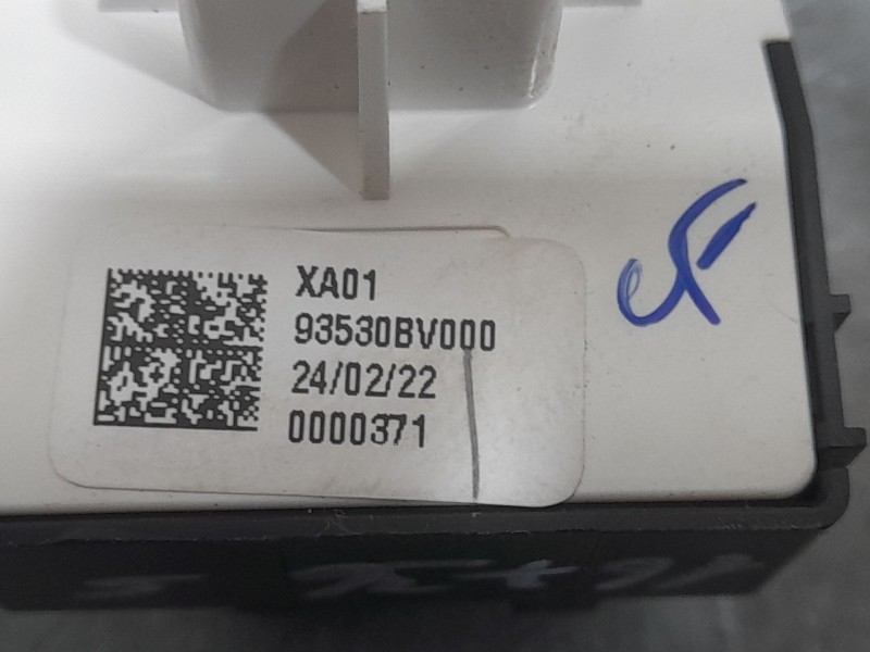 Recambio de mando retrovisor para hyundai bayon (bc3) 1.2 mpi referencia OEM IAM 93530BV000  