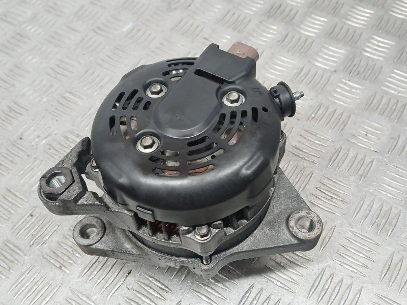 Recambio de alternador para toyota hilux viii pick-up (_n1_) 2.4 d 4wd (gun125_) referencia OEM IAM 2706030230 DENSO 1042113620