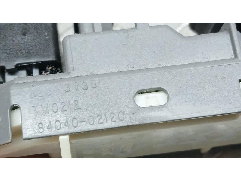 Recambio de mando elevalunas delantero izquierdo para toyota auris hybrid active referencia OEM IAM 8404002120  