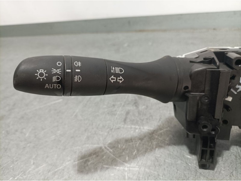 Recambio de mando luces y limpia para nissan qashqai (j11) visia referencia OEM IAM 19226SN2  