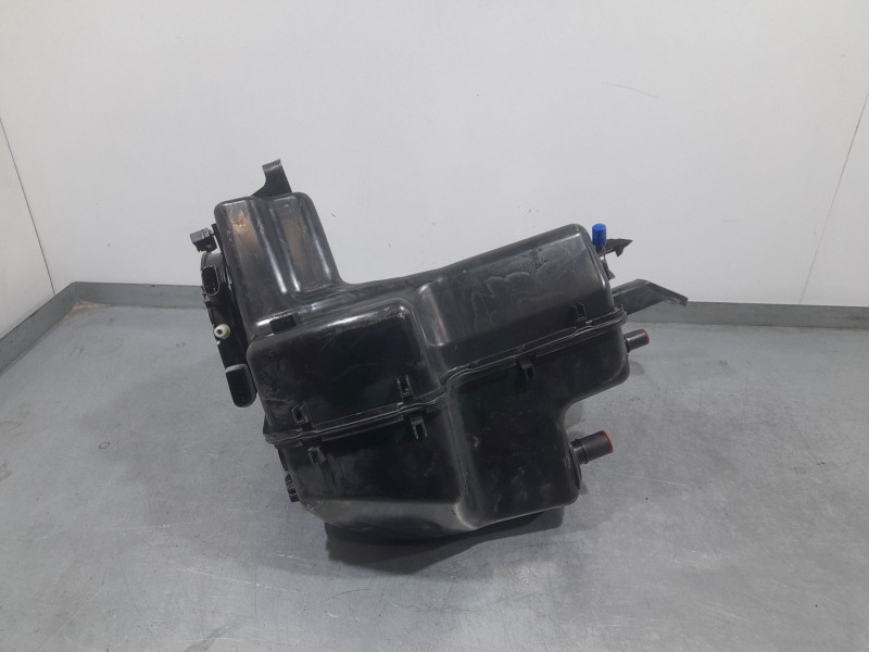 Recambio de deposito adblue para volkswagen polo vi (aw1, bz1, ae1) 1.6 tdi referencia OEM IAM 0444040022 5Q0131969E BOSCH