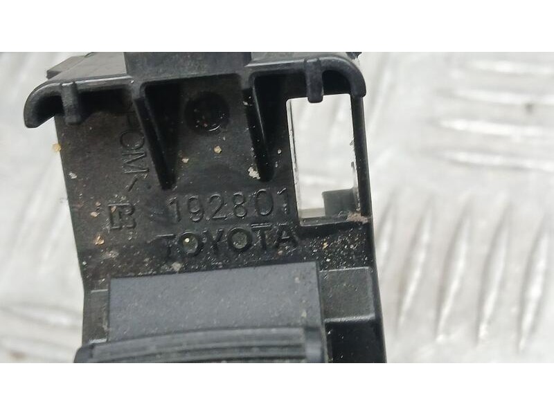 Recambio de mando elevalunas trasero derecho para toyota auris hybrid active referencia OEM IAM 8481002140  19280