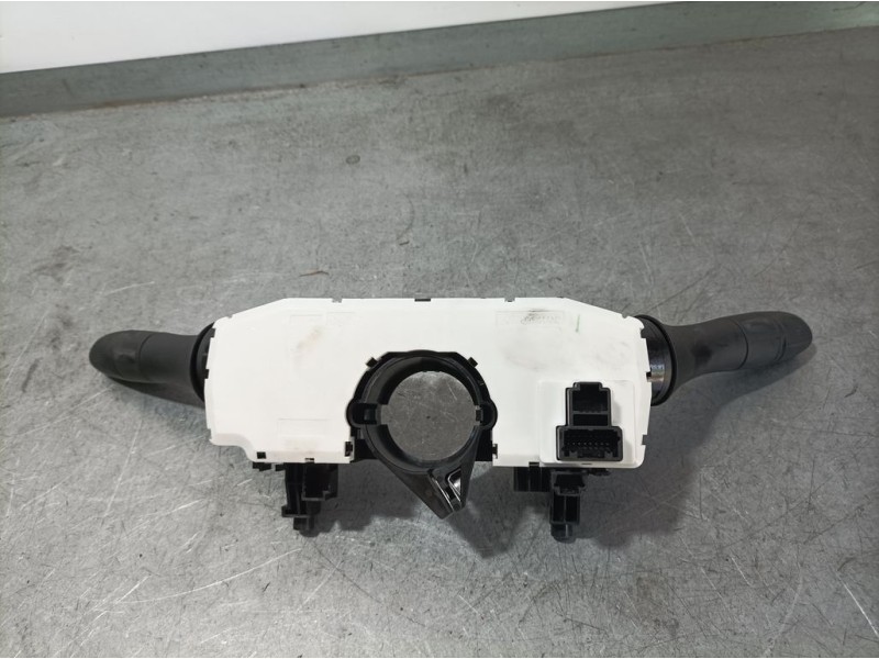Recambio de mando luces y limpia para nissan qashqai (j11) visia referencia OEM IAM 19226SN2  
