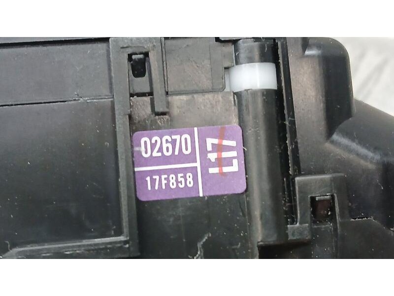 Recambio de mando limpia para toyota auris hybrid active referencia OEM IAM 0267017F858 8465202670 