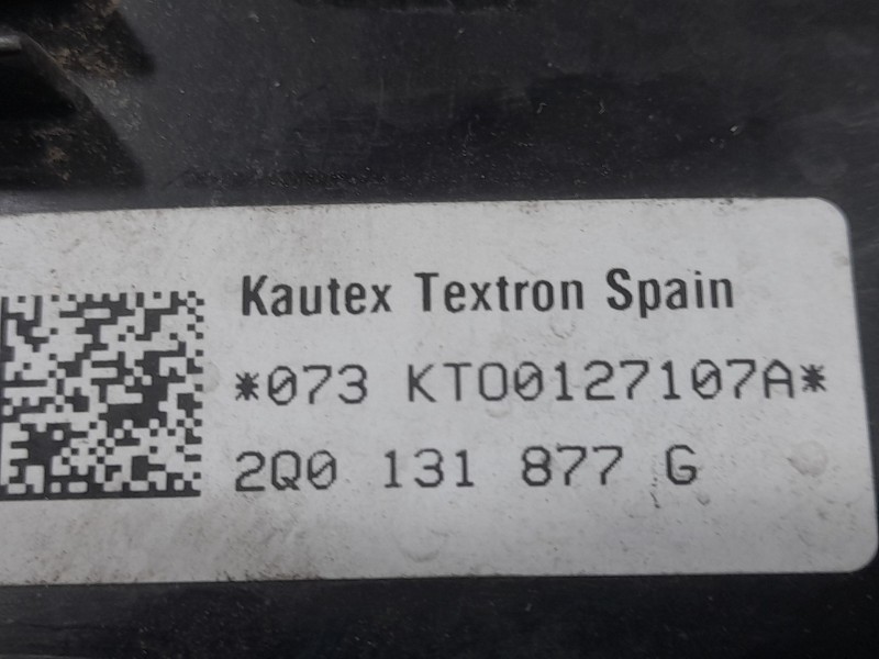 Recambio de deposito adblue para volkswagen polo vi (aw1, bz1, ae1) 1.6 tdi referencia OEM IAM 0444040022 5Q0131969E BOSCH