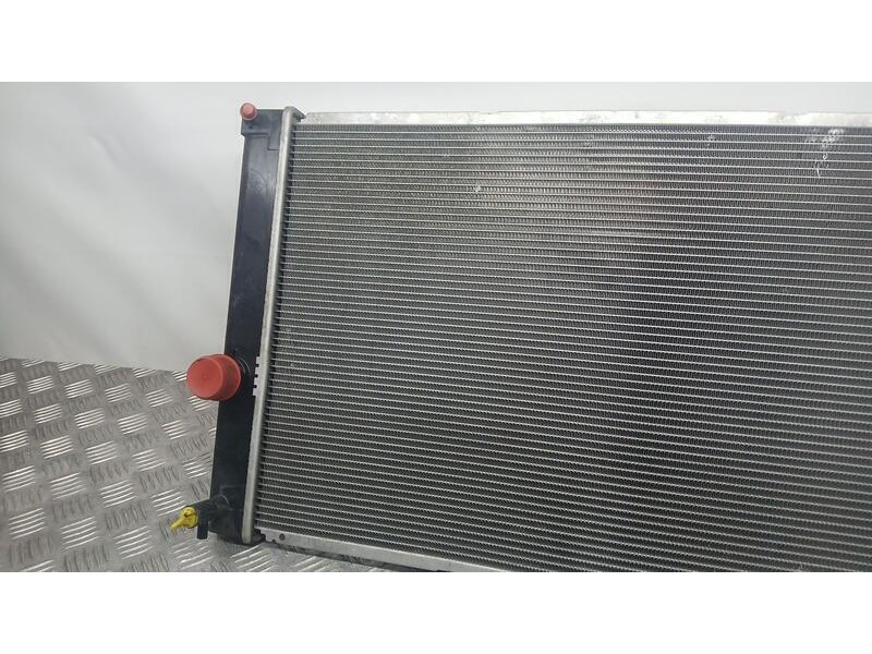 Recambio de radiador agua para toyota auris hybrid active referencia OEM IAM 4221341041  