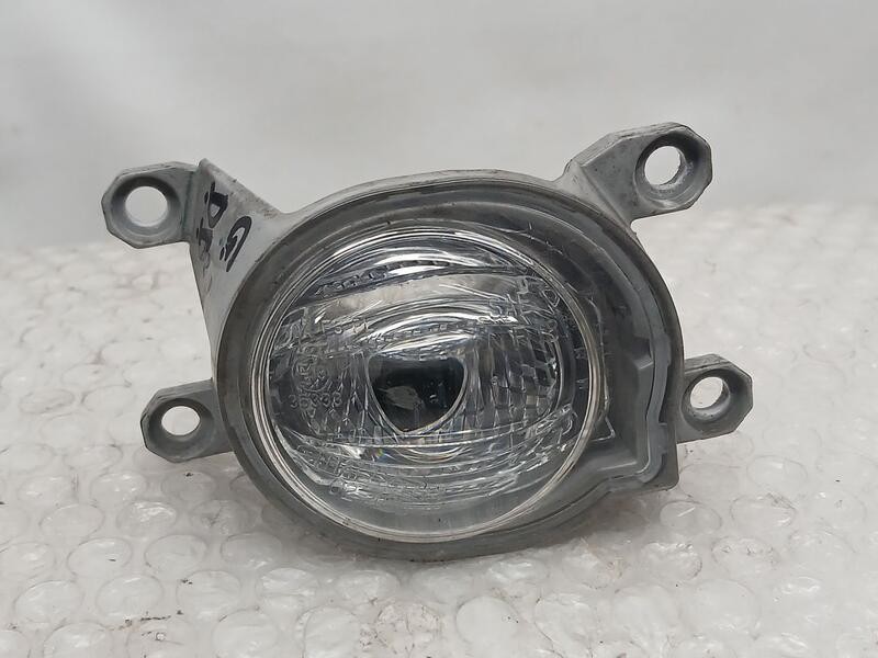 Recambio de faro antiniebla derecho para toyota hilux viii pick-up (_n1_) 2.4 d 4wd (gun125_) referencia OEM IAM 8121002220  