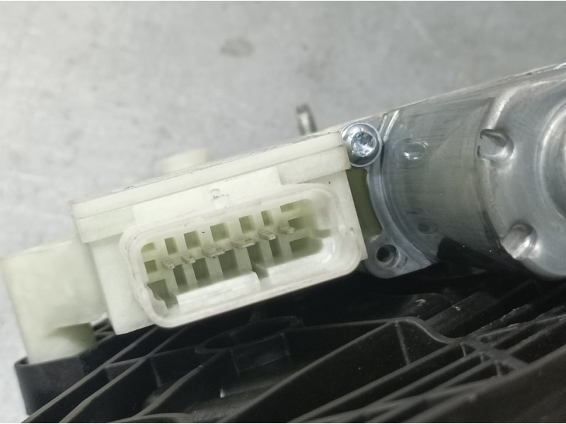 Recambio de elevalunas trasero derecho para renault captur ii experience referencia OEM IAM 827209371R C98394104 ELECTRICO 6 PIN