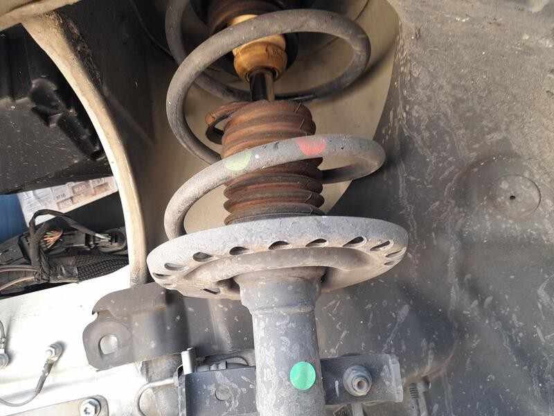 Recambio de amortiguador delantero izquierdo para renault zoe (bfm_) zoe referencia OEM IAM 543027411R  