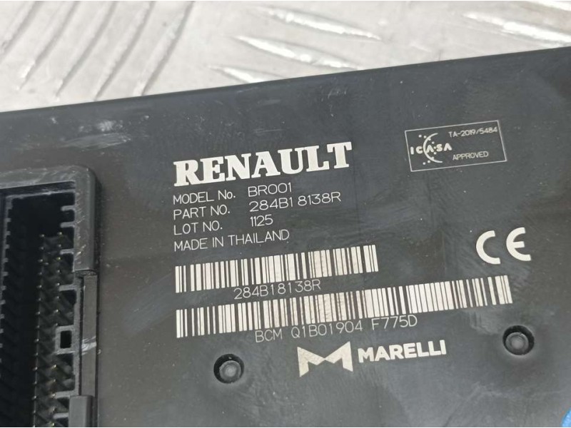 Recambio de caja reles / fusibles para dacia sandero stepway referencia OEM IAM 284B18138R  