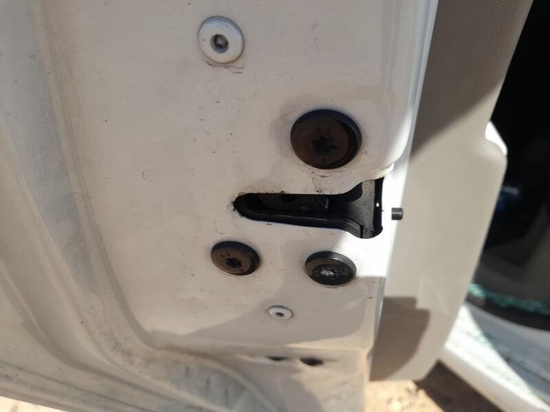 Recambio de cerradura puerta trasera izquierda para renault zoe (bfm_) zoe referencia OEM IAM 825028522R  