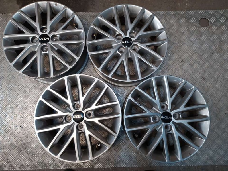 Recambio de juego llantas aluminio para kia rio (yb) hibrid referencia OEM IAM 6X15 4 TORN ET 46 ALUMINIO 