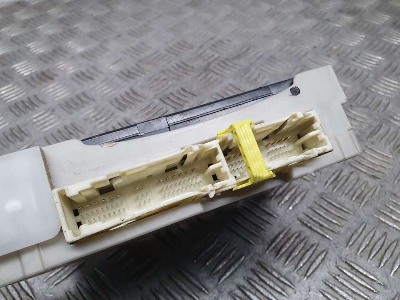 Recambio de modulo electronico para toyota yaris hsd active referencia OEM IAM 892210D400 MB2390009540 DENSO